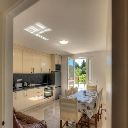 Wine House Marlais * סטון