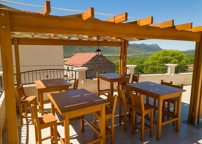 Wine House Marlais * Ston